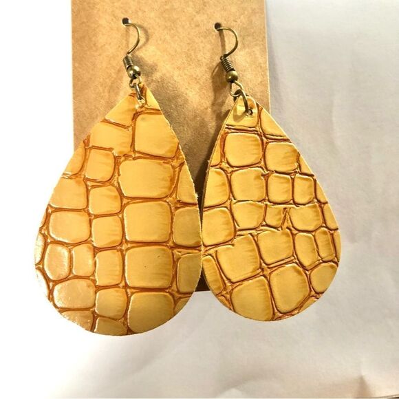 Chic Croc Embossed Faux Leather Teardrop Earrings (A)106 NWOT - Picture 1 of 6